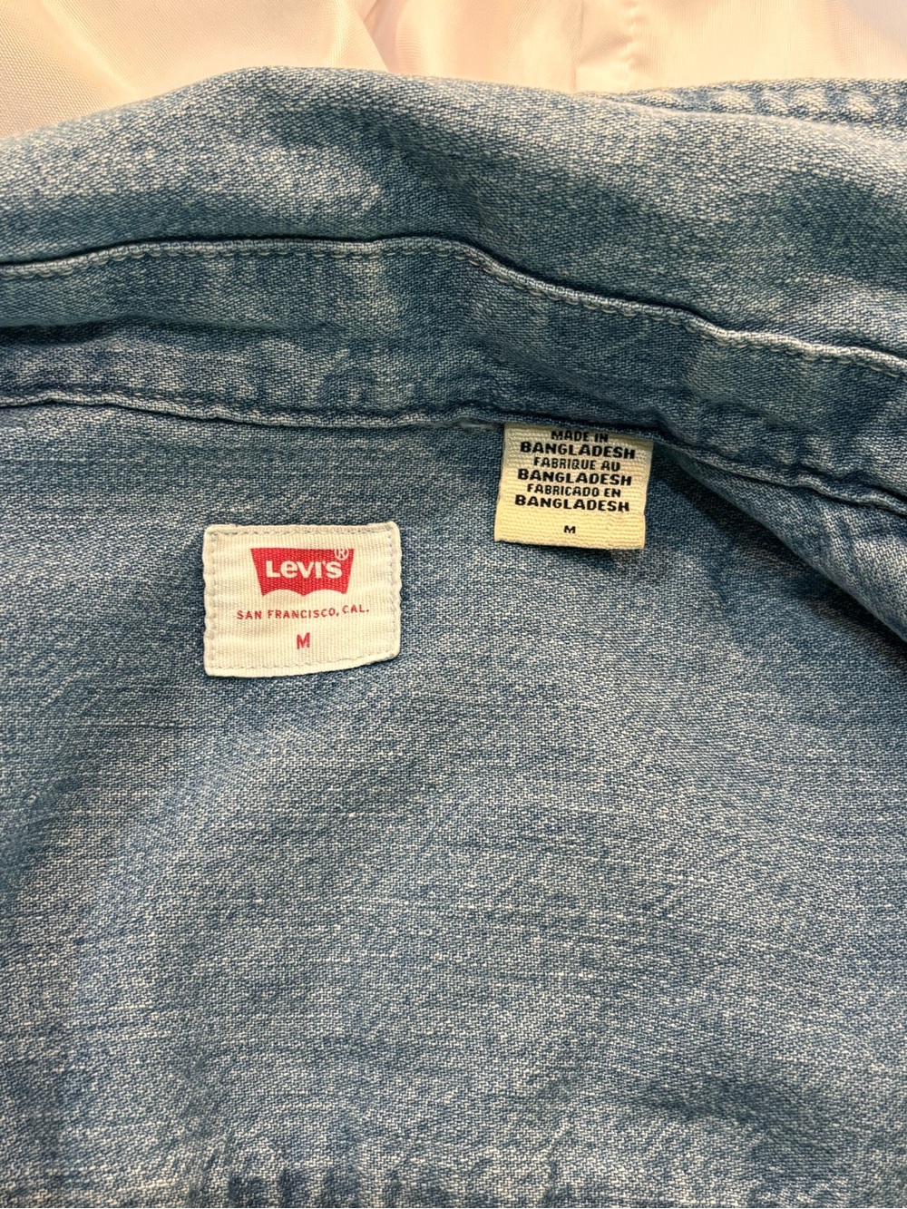 Levi’s Roxy Puff Sleeve Button Up - Picture 8 of 14